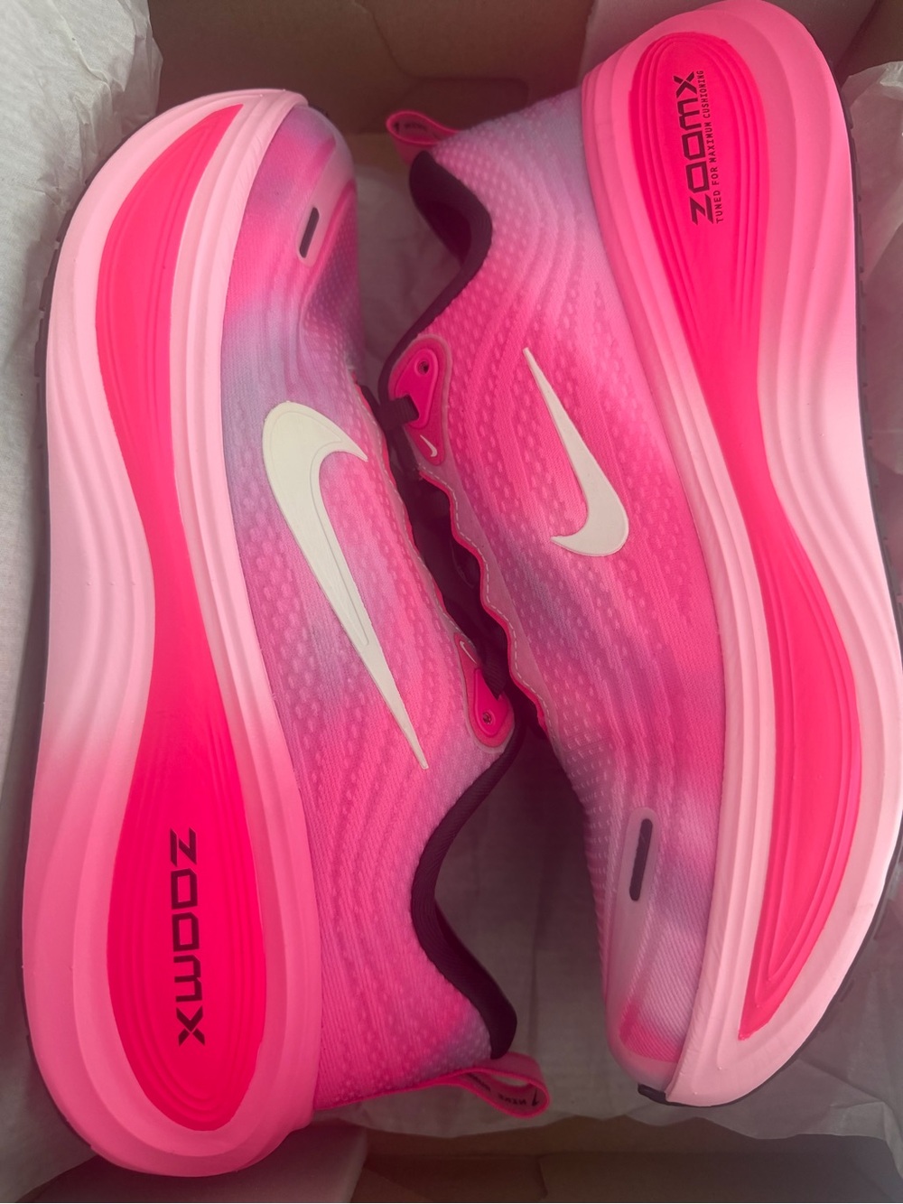 NIB! Nike Vomero Plus Running Shoes Sneakers Pearl Pink / Summit White MSRP $180